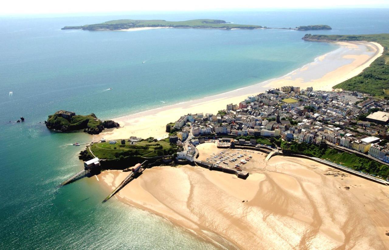 Old Quay Escape Villa Tenby Bagian luar foto